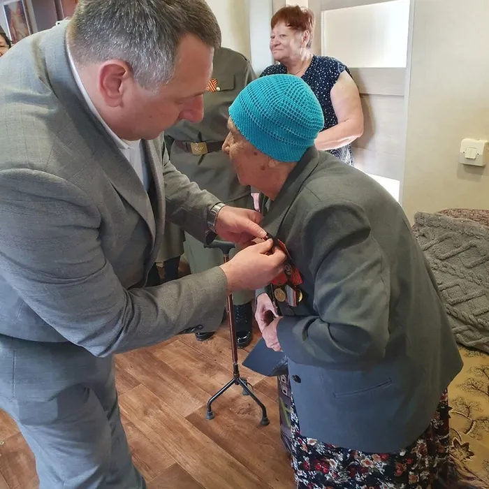  Торжественное вручение юбилейной медали "80 лет Победы в Великой Отечественной войне 1941-1945гг."