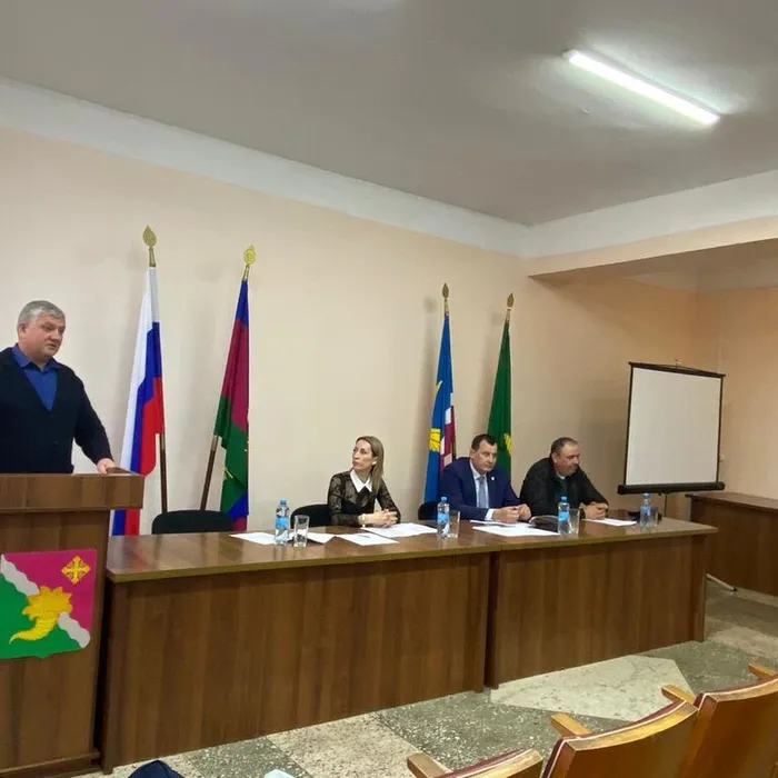 6 декабря в Роговском Доме культуры состоялось отчётное собрание по итогам работы крестьянских (фермерских) хозяйств Роговского сельского поселения за 2024 год.